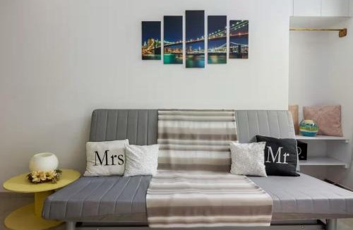 Palaio Faliro Apartment | Dreamy Cove, Artistic Hideaway near Floisvos 1BD