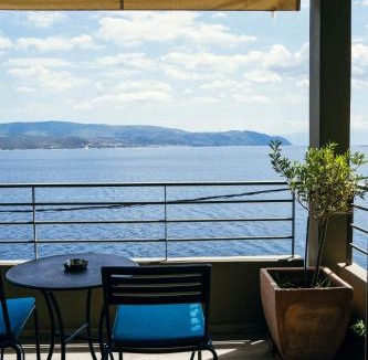 Aristotelis Apartment | Drenia Studios