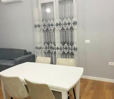 Mbrostar-Urë Apartment | DRITA 2 Cozy Modern Apartment Fier