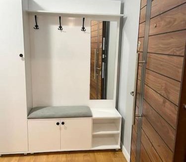 Mbrostar-Urë Apartment | DRITA 2 Cozy Modern Apartment Fier
