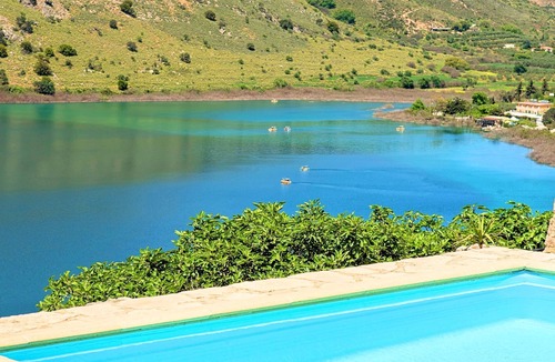 Kavallos House | Du Lac Alpha Villa Privater Pool by Interhome
