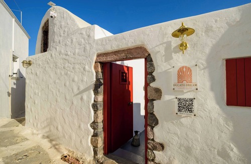 Emporio Villa | Ducato Dream Santorini
