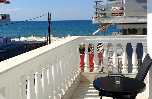 Perea Apartment | Eantos Studios and Suites