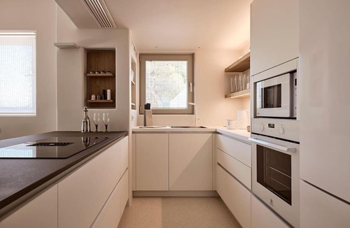 Rafina-Pikermi Villa | East Coast Villa – Dream Living