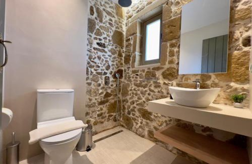 Plakalona House | Effrosini Traditional Home