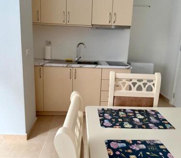 Shengjin Apartment | EG Beach Apartments 104A