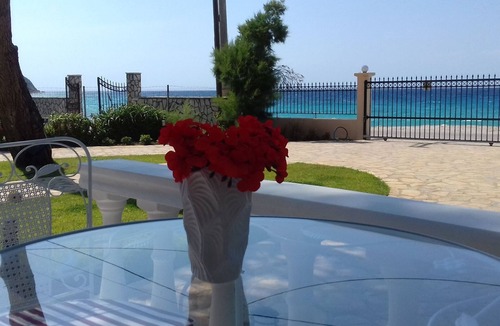 Agios Ioannis Apartment | Eine unabhängige, voll ausgestattete Wohnung direkt am Meer. by Interhome