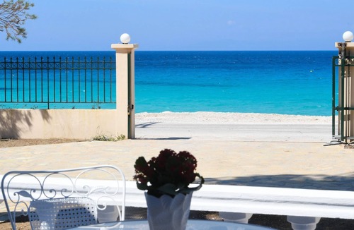 Agios Ioannis Apartment | Eine unabhängige, voll ausgestattete Wohnung direkt am Meer. by Interhome