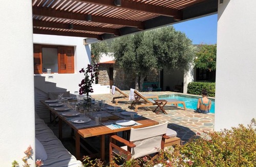 Kymi-Aliveri Villa | Eirini Villa by ΜΡS