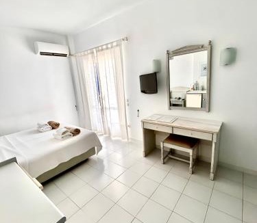 Kithira Hotel | El Sol Hotel