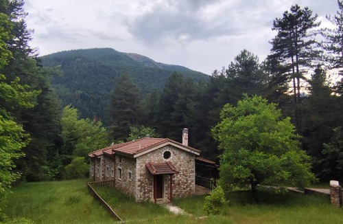 Zarouhla Ski Chalet | Elatolithos