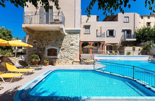 Panormos Apartment | Elegant and Spacious Deluxe Apartment