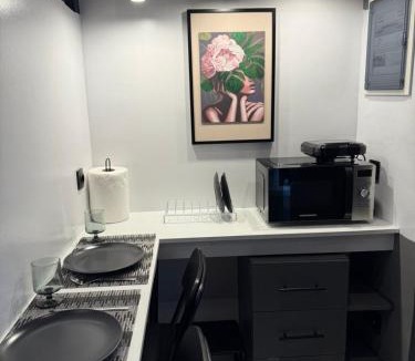 Agios Dimitrios Apartment | Elegant Escapes 6
