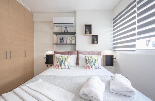 Ampelokipoi Apartment | Elegant Home with Balcony by CloudKeys