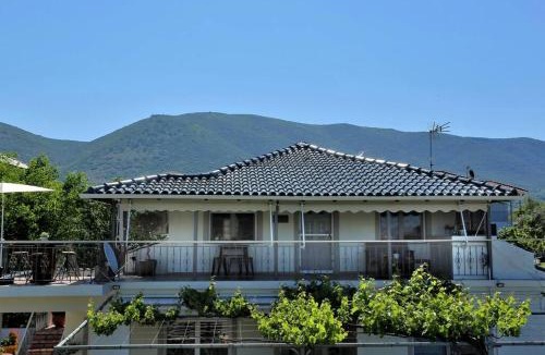 Igoumenitsa Apartment | "Elegant & Quiet House"