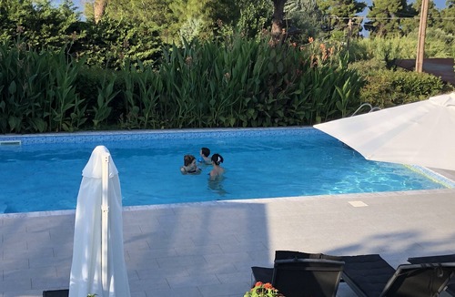 Kriopigi Villa | Elegant Villa With Shared Pool/8min From the Beach