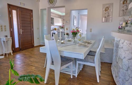 Agios Stefanos Avliotes Apartment | Elena Luxury Suite Agios Stefanos