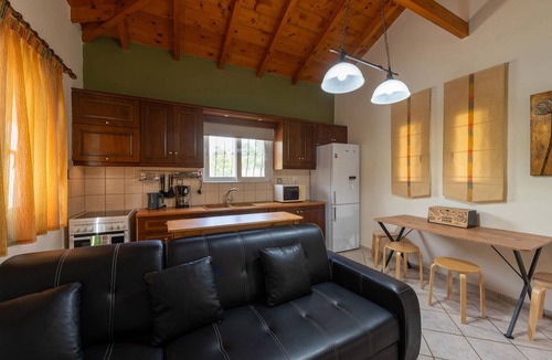 Gythio Villa | Ελιά/Olive near to sea with heating pool