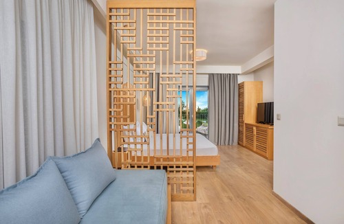 Afytos Hotel | Elies 33 Bio Retreat