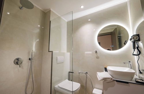 Qender Hotel | Elif Hotel