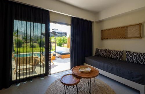 Paralia Kourna Hotel | Eliros Mare Beachfront Poem Hotel