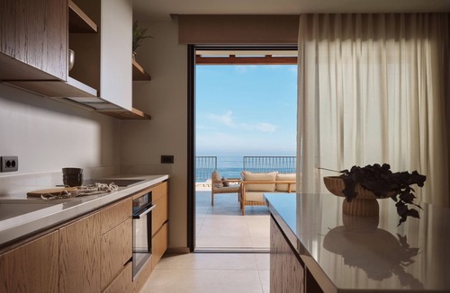 Skinaria Villa | Eliterra Villa II, Timeless Serenity & Heated Pool