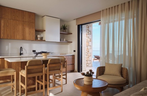 Skinaria Villa | Eliterra Villa II, Timeless Serenity & Heated Pool
