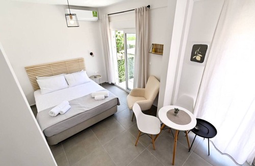 Kallikratia Condo | Elle Suite by RentalsPro - Nea Kallikrateia