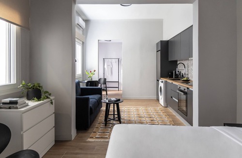 Petralona Apartment | Elliot Petralona, Athens