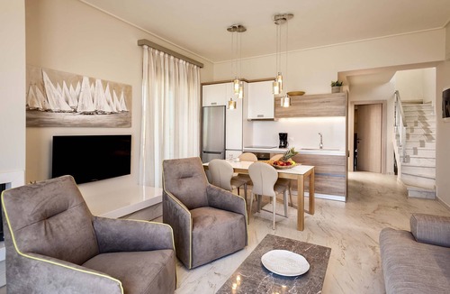 Kato Galatas Villa | Elvoria IV - Luxury close to the sea!