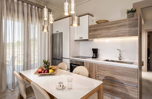 Kato Galatas Villa | Elvoria IV - Luxury close to the sea!