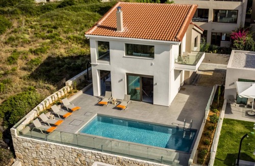 Kato Galatas Villa | Elvoria IV - Luxury close to the sea!