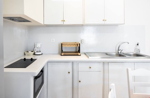 Naxos House | Elysium Cottage with Sea View, Wi-Fi, and Air Conditioning