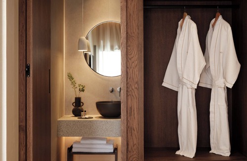 Megalochori Hotel | Enarma Suites & Spa Wellness Retreat