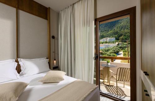 Chrisi Ammoudia Hotel | Enavlion Elegance Seaside Luxury