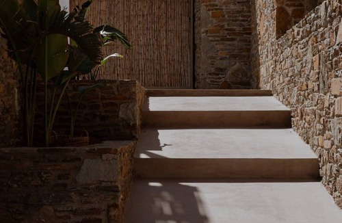 Kithnos Apartment | Endearing Amazing Kythnos Suite | Ionia Suite | 2 BDR Suite with Side Sea View.