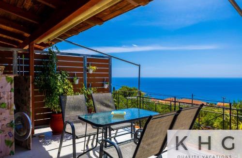 Mousata Apartment | Endless view flat in Vlachata!