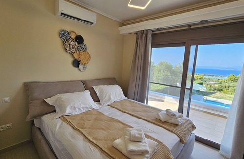 Kassandra Villa | Enjoy Breathtaking Sea Views from Villa Glarokavos in Pefkohori, Greece