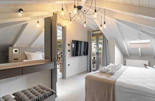 Nafplion City Centre Hotel | Ennea Muses Rooms & Suites