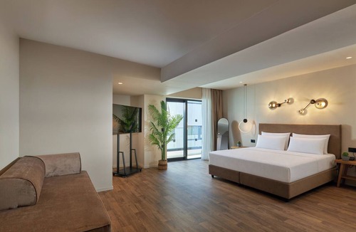 Hersonissos Centre Hotel | Enorme Epavli Urban Living