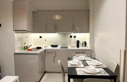 Platia Viktorias Apartment | Entire 2 Bedroom Apartment in Athens City Center
