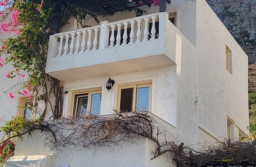 Piskopiano Villa | Entire Villa full View 3 bedrooms 3 bathrooms 3 kitchens