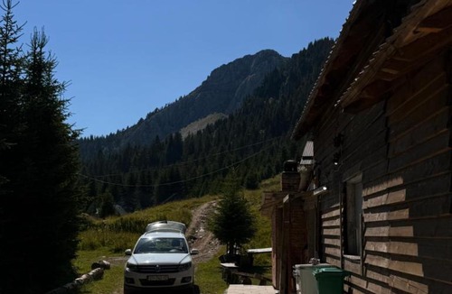 Donji Crnobreg Villa | Ereniku Alpine Cabin-Riverfront Escape