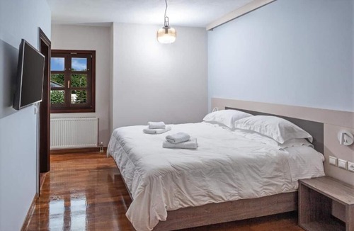 Portaria Condo | Erofli Hotel, Classic Double Room w/Mountain View