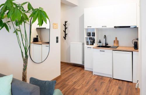 Xanthi Apartment | Escape Central Stay with Parking - Meno Homes 4A