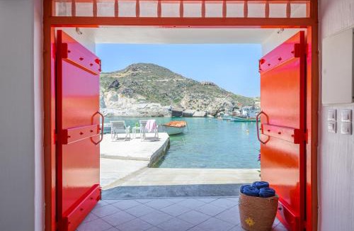 Mandrakia House | Esperanza Fisherman Houses