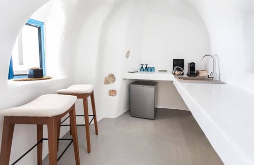 Fira Villa | Eva's Suite with with Jacuzzi and Sea view.