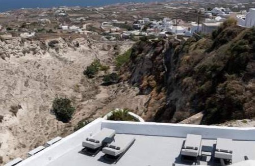 Fira Villa | Eva's Suite with with Jacuzzi and Sea view.