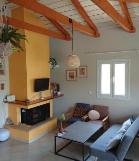 Lepreo Apartment | Evilion house inTholo. Sea, nature, relaxation!