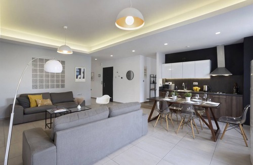 Psirri Apartment | Evripidou 4·Renovated 3BDR Apartment in the heart